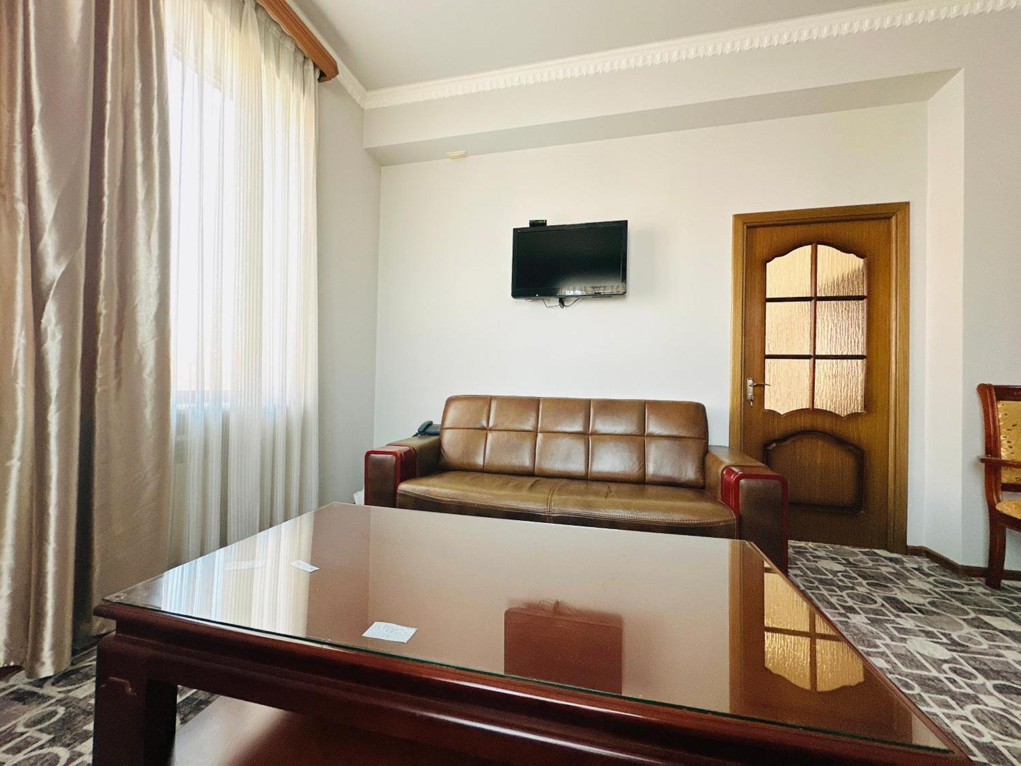 Sd Hotel Erivan Exterior foto